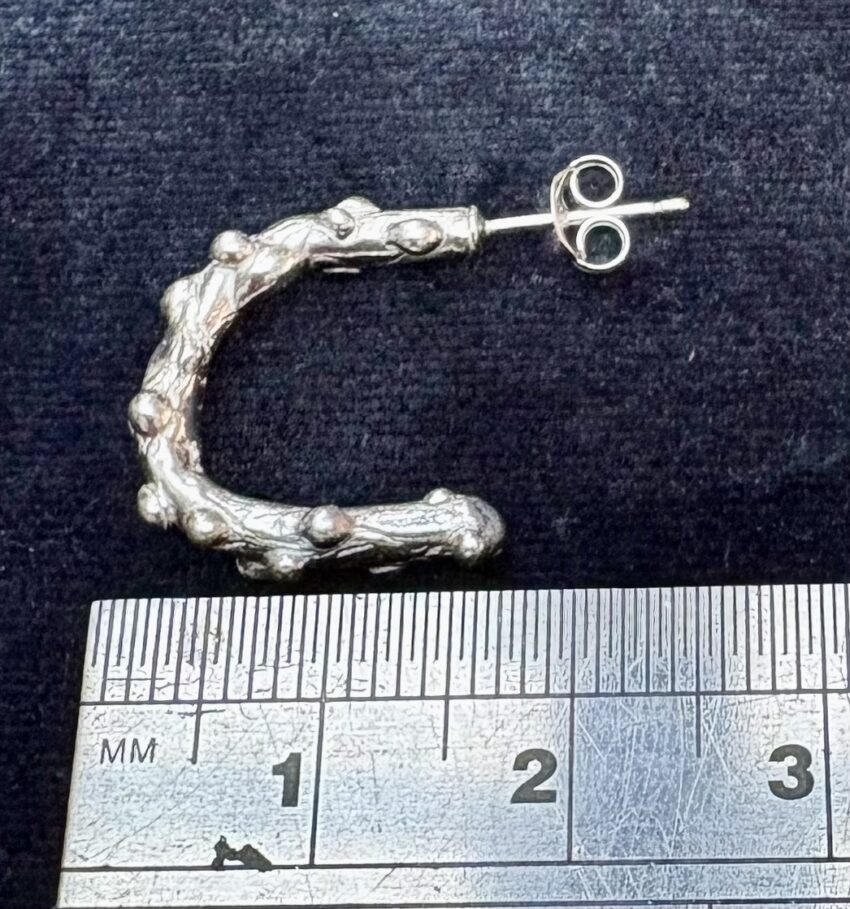 size pic silver ripple hoop earrings